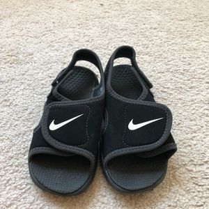 Nike Toddler boys Sandals Size 7
